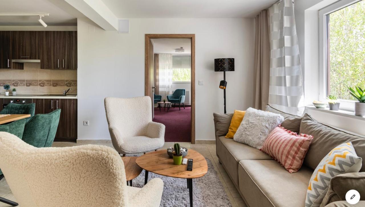 Sinus Premium Aparthotel Siofok Ngoại thất bức ảnh