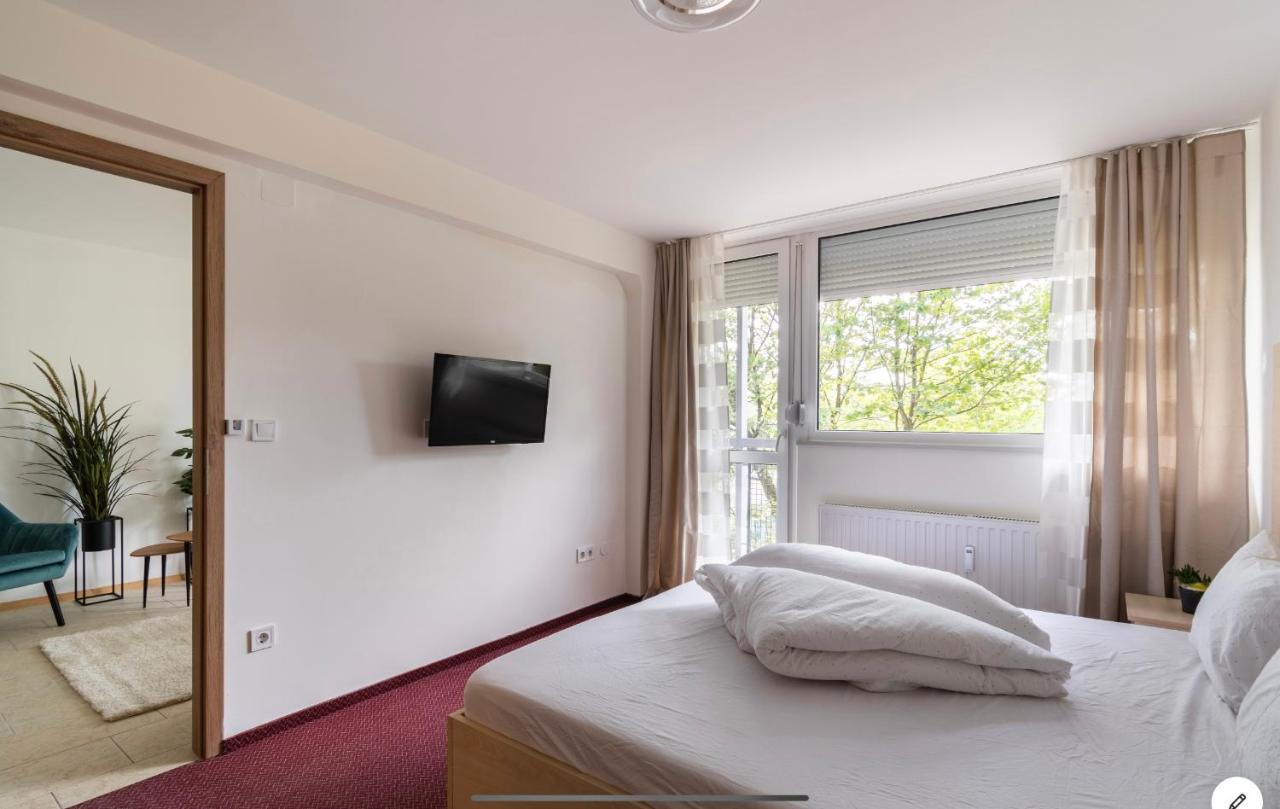 Sinus Premium Aparthotel Siofok Ngoại thất bức ảnh